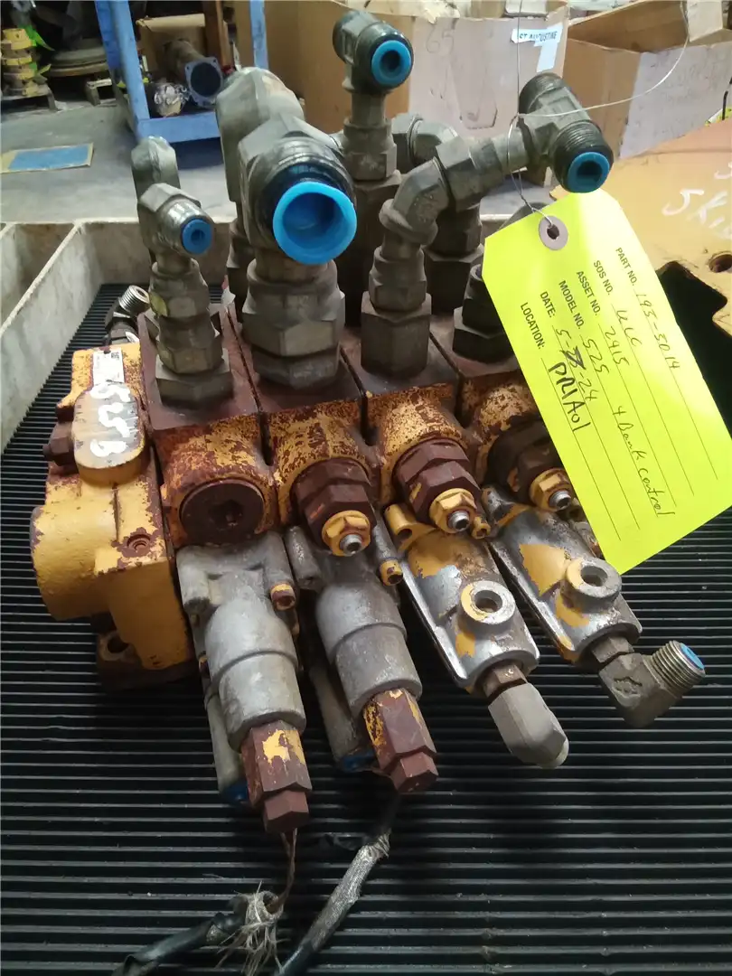 USED GRAPPLE VALVE image 2