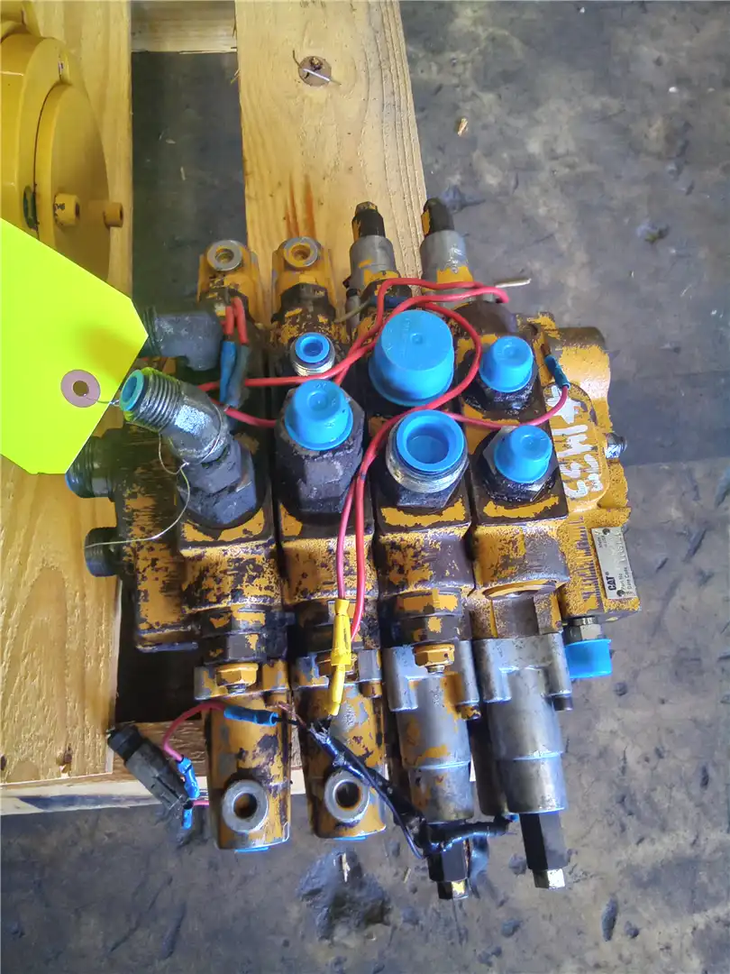 USED GRAPPLE VALVE image 3