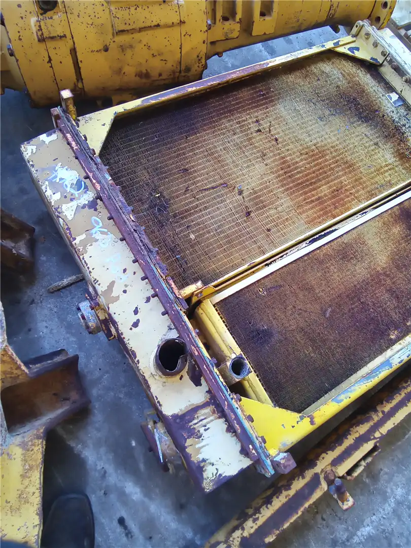 USED RADIATOR image 2