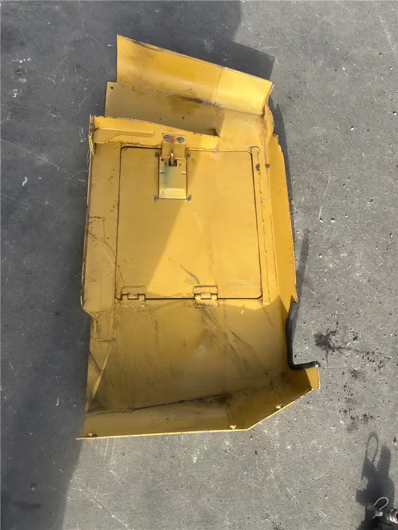 USED RH ENCLOSURE image 2