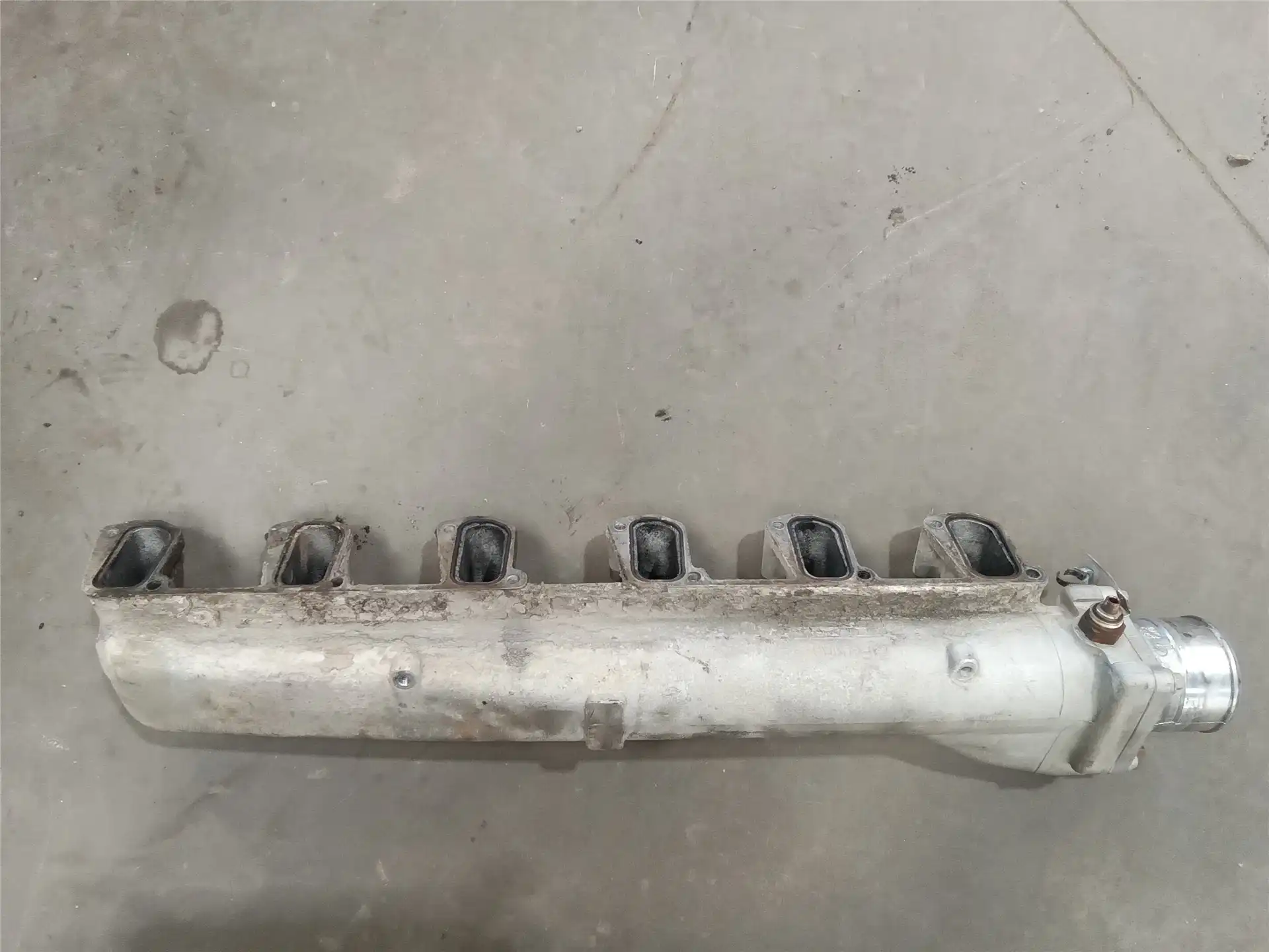 USED MANIFOLD INLE image 2