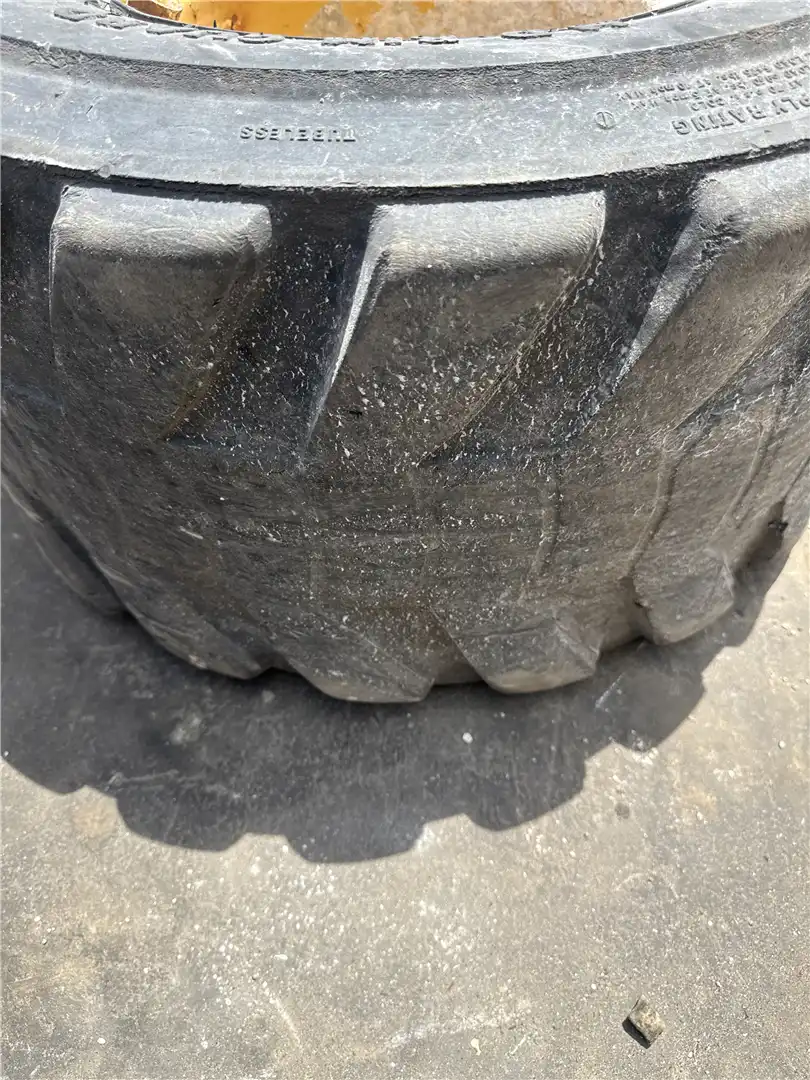 USED TIRE-RIM GP image 2