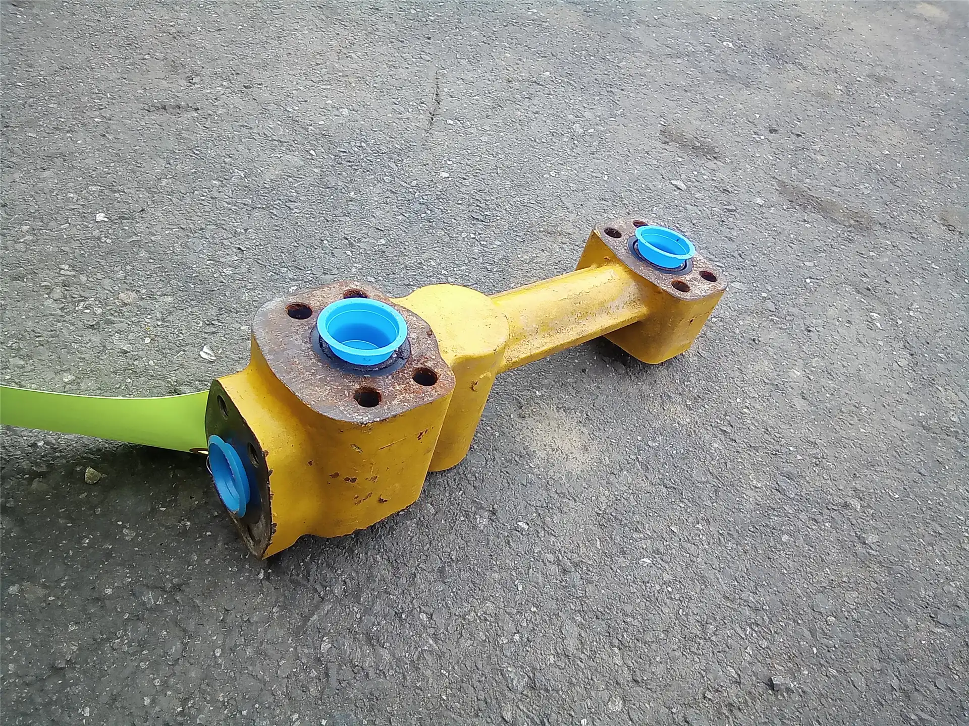 USED MANIFOLD image 2