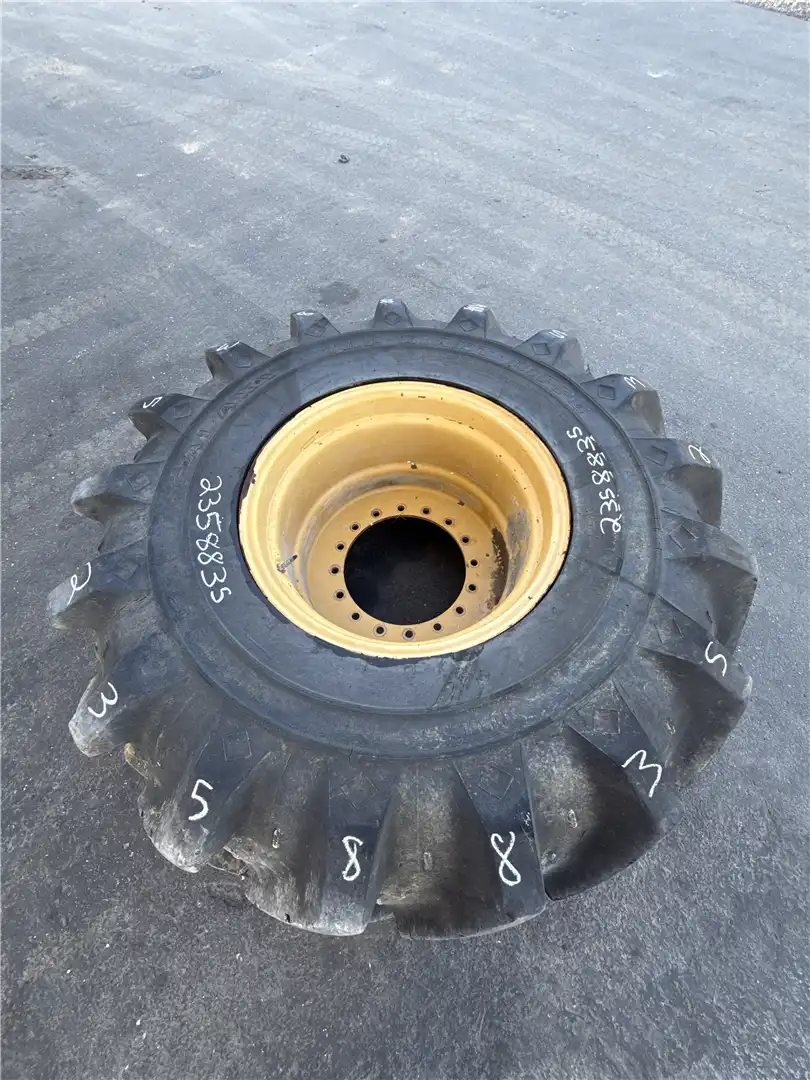 USED REAR RH WHEEL image 2