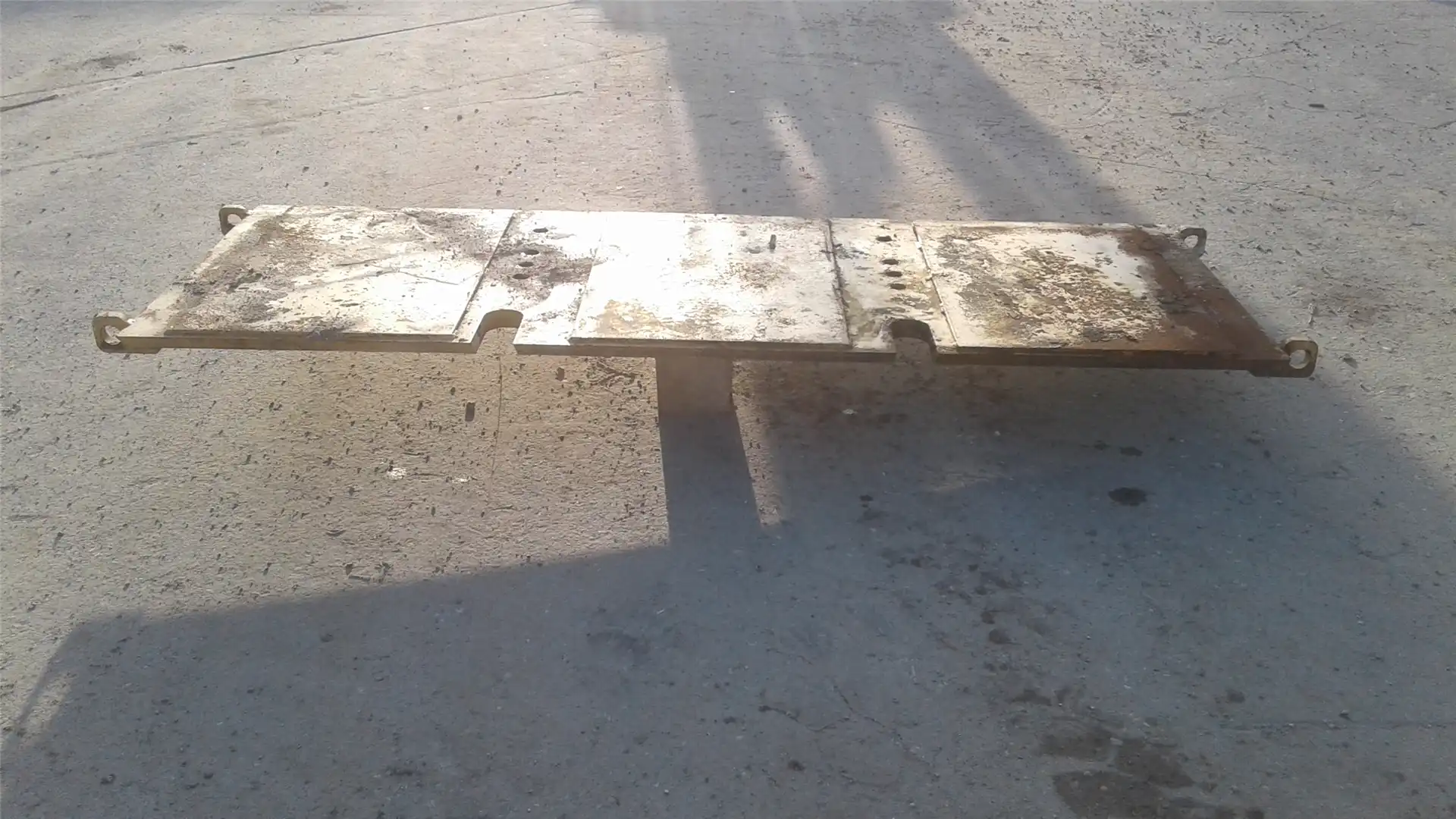 USED COUNTERWEIGHT image 2