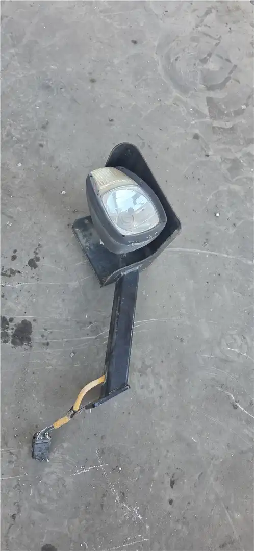 USED LIGHTING image 2