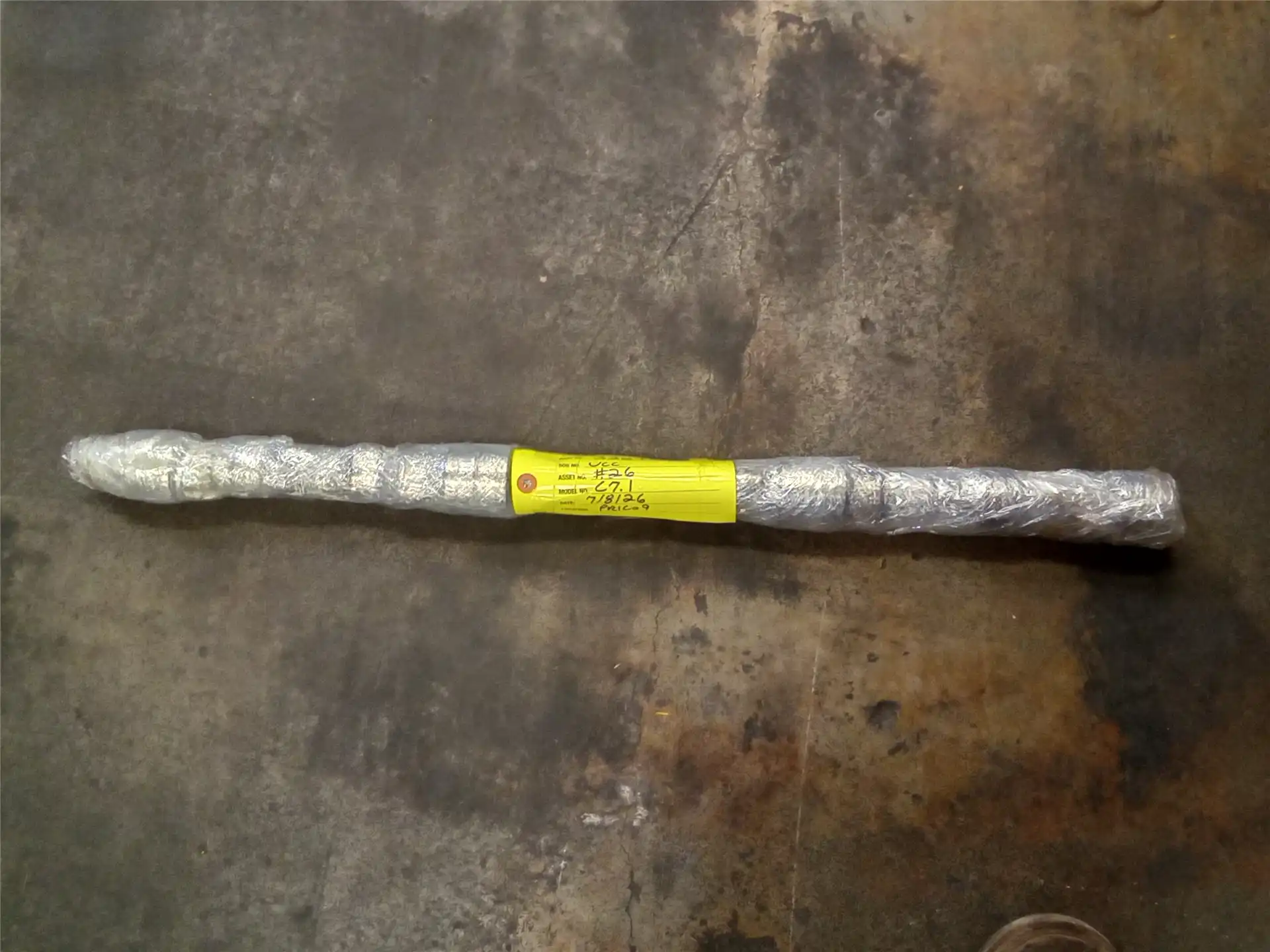 USED CAMSHAFT image 2