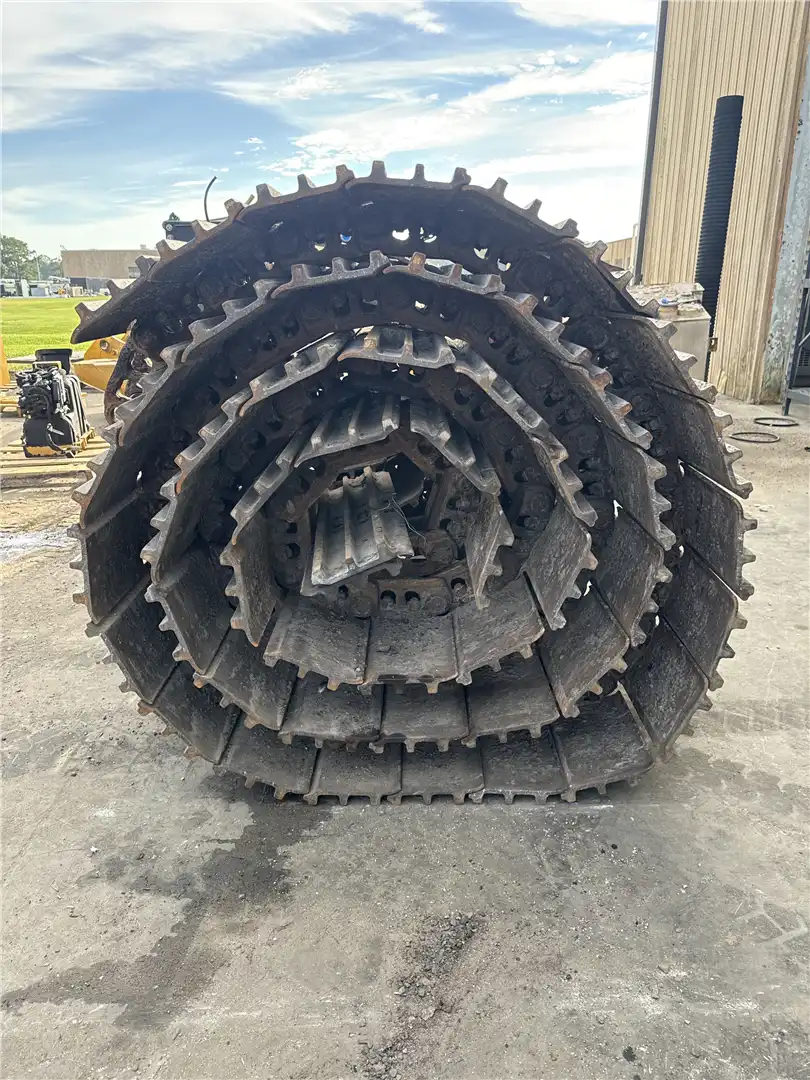 USED TRACK AR image 2