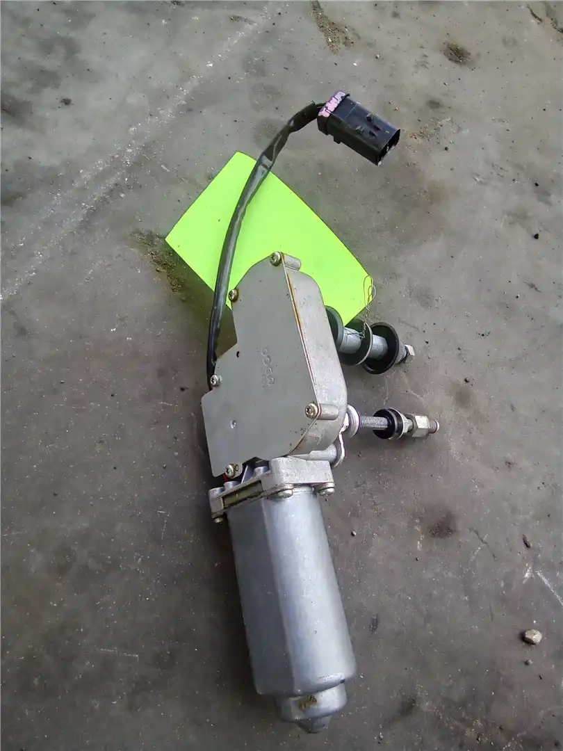 USED WIPER MOTOR image 2