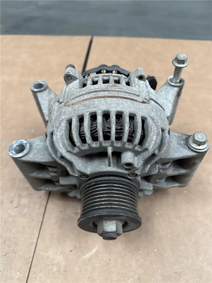 USED ALTERNATOR image 3