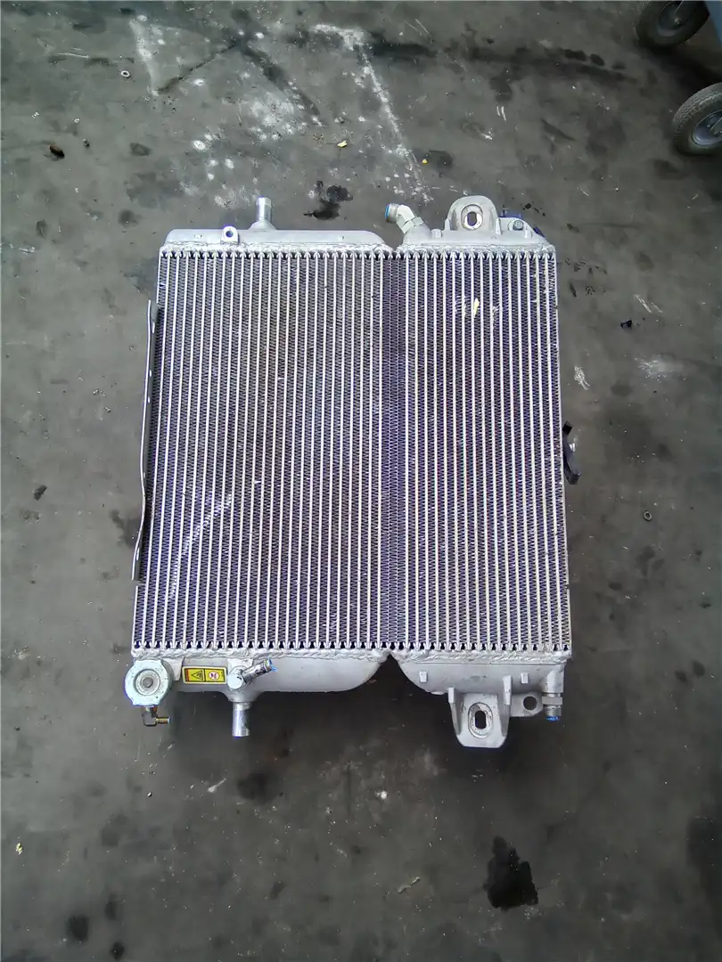 USED RADIATOR image 2