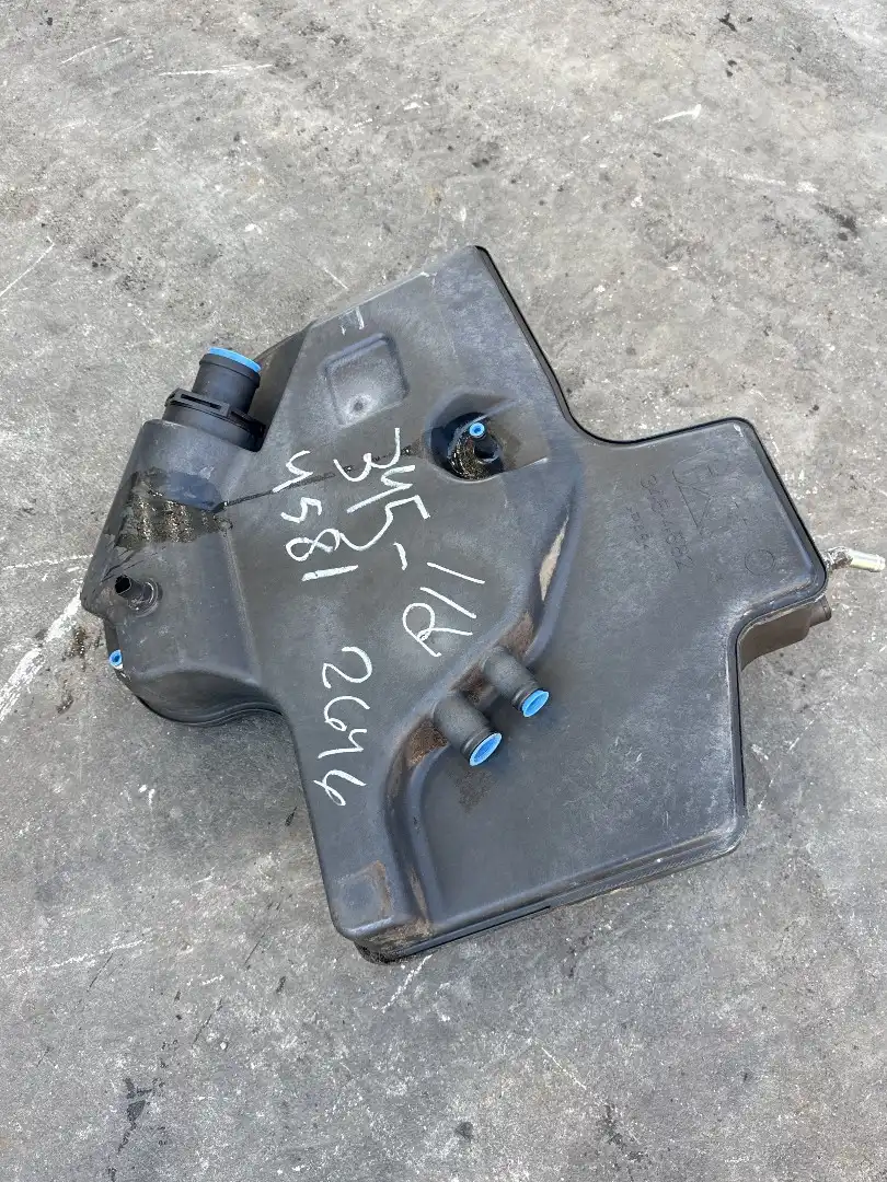 USED HYD TANK image 2