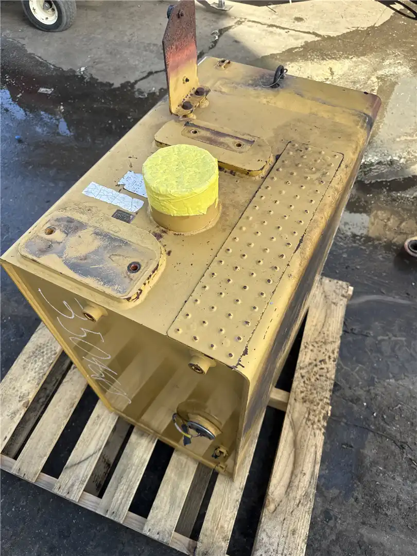 USED FUEL TANK image 5