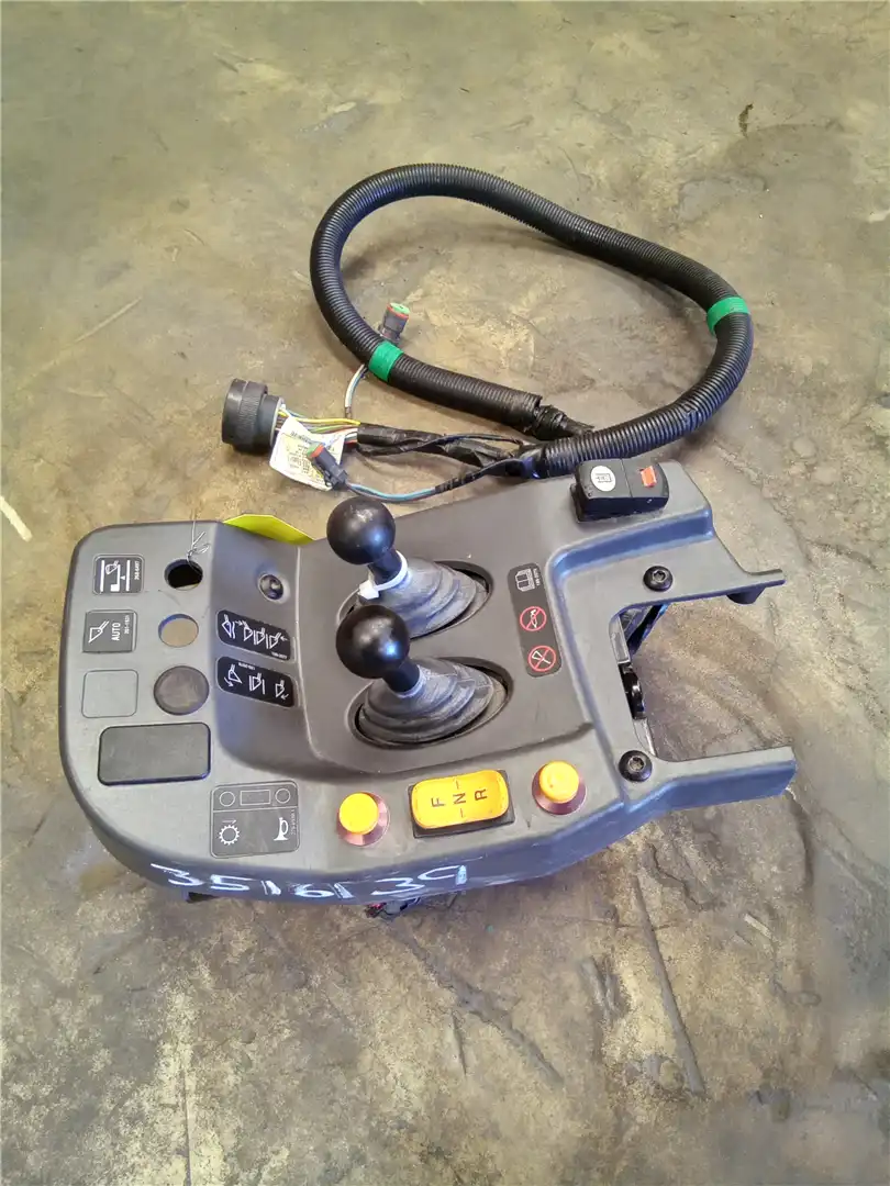 USED CONTROL GP image 2