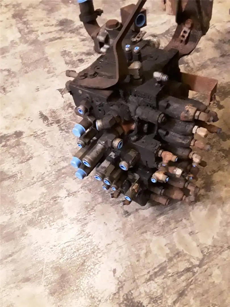 USED MAIN CONTROL image 2