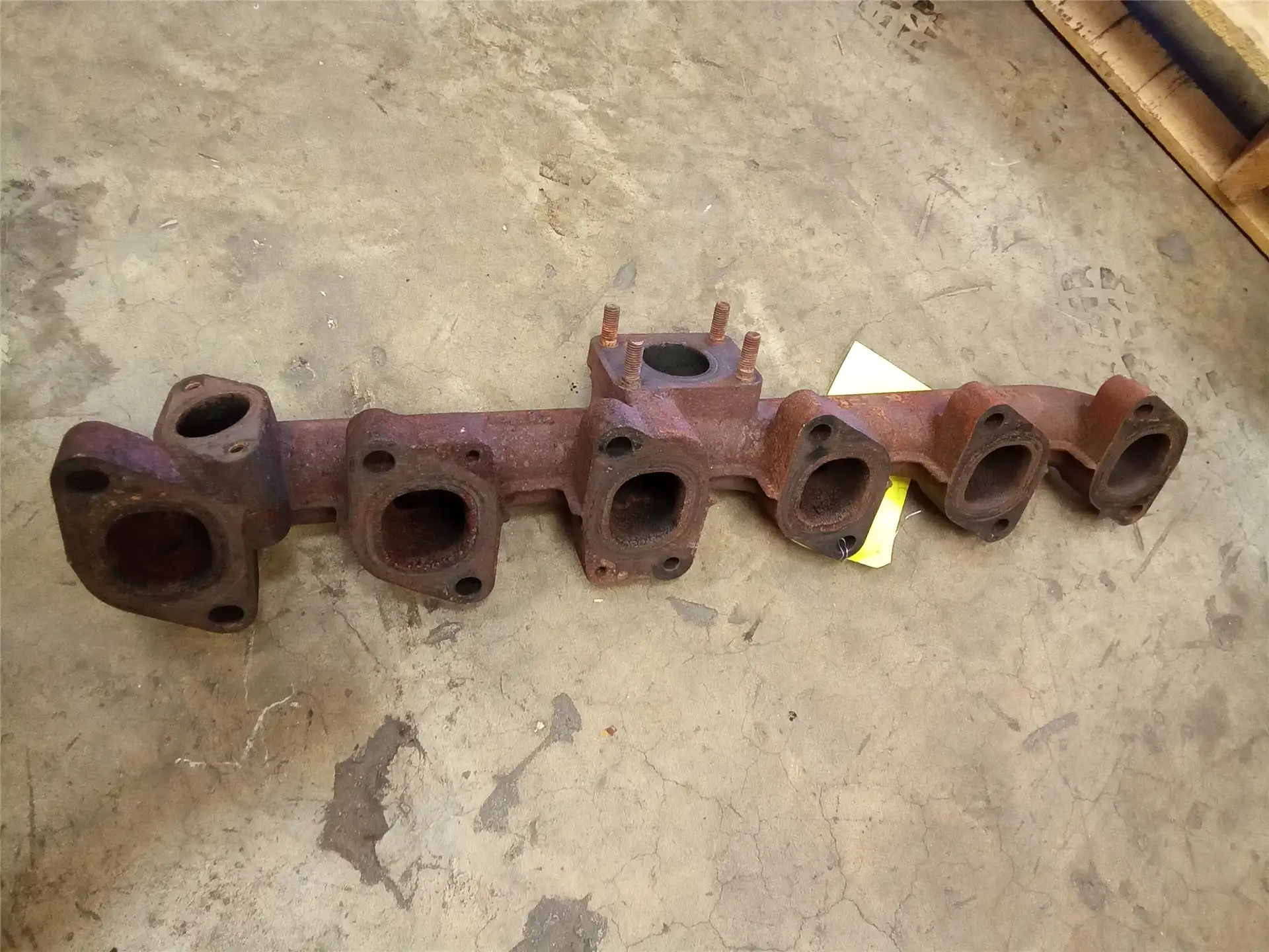 USED MANIFOLD image 2