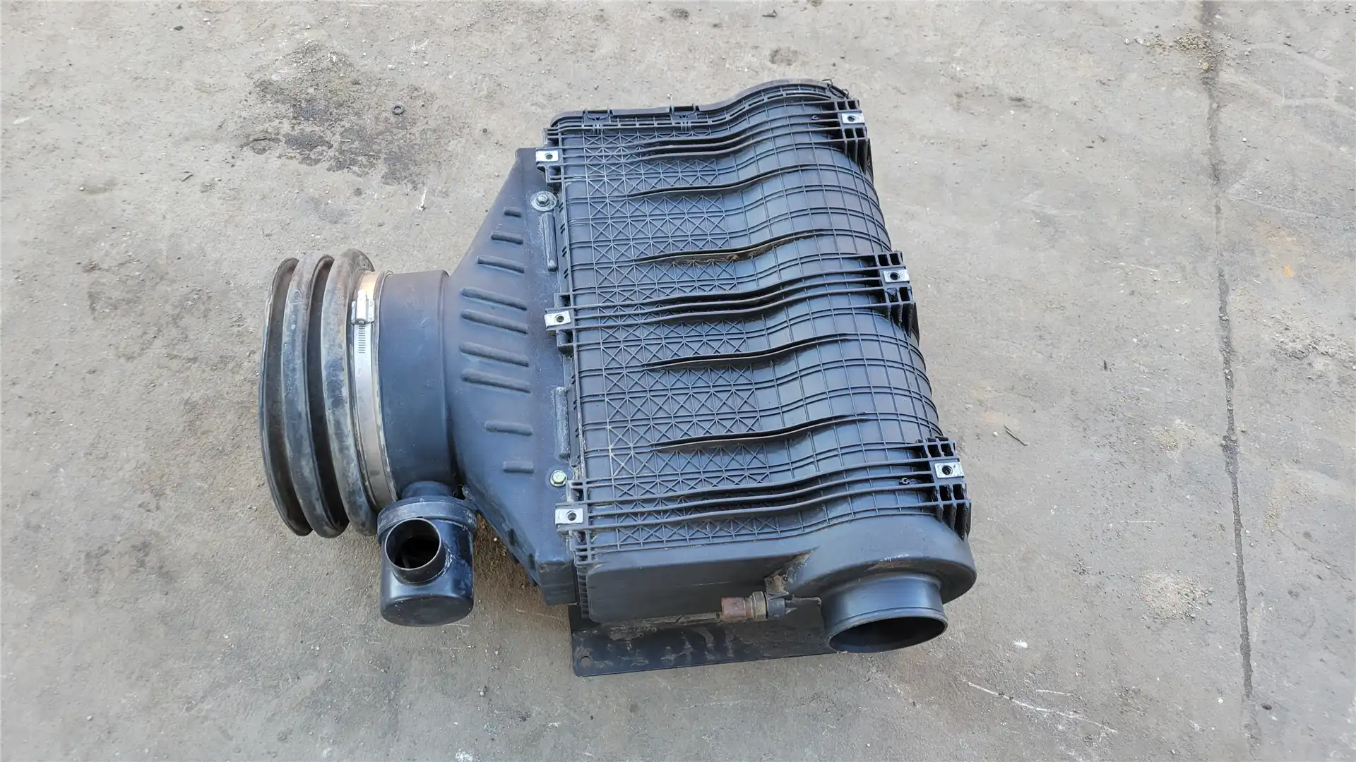 USED AIR CLEANER image 2
