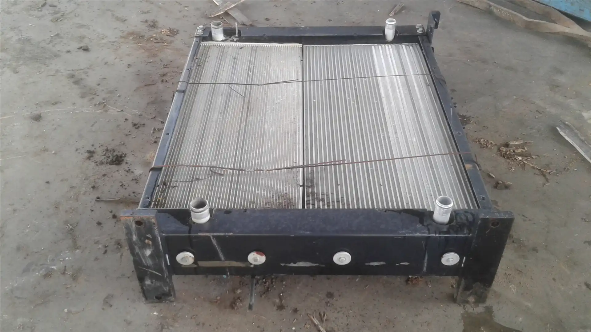 USED RADIATOR image 2
