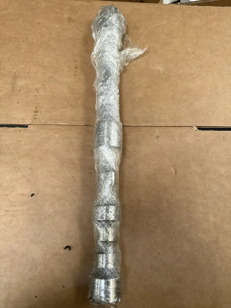 USED CAMSHAFT GP image 2