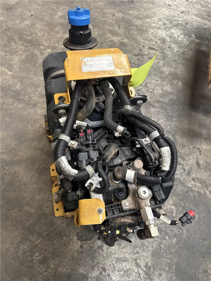 USED DEF TANK image 3
