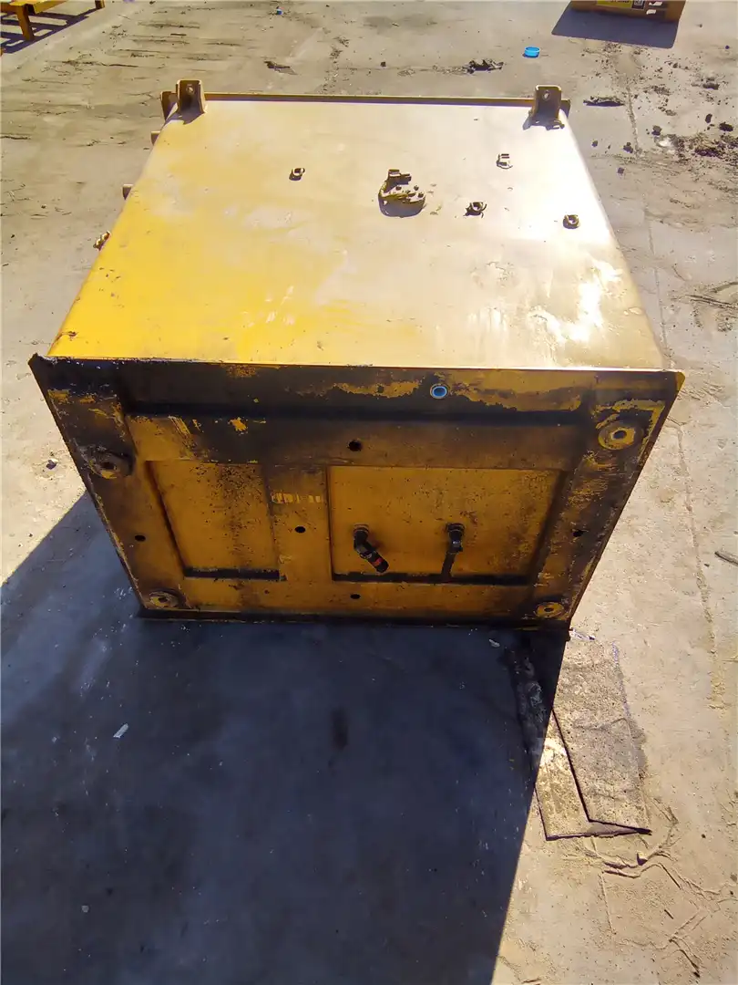 USED FUEL TANK image 4