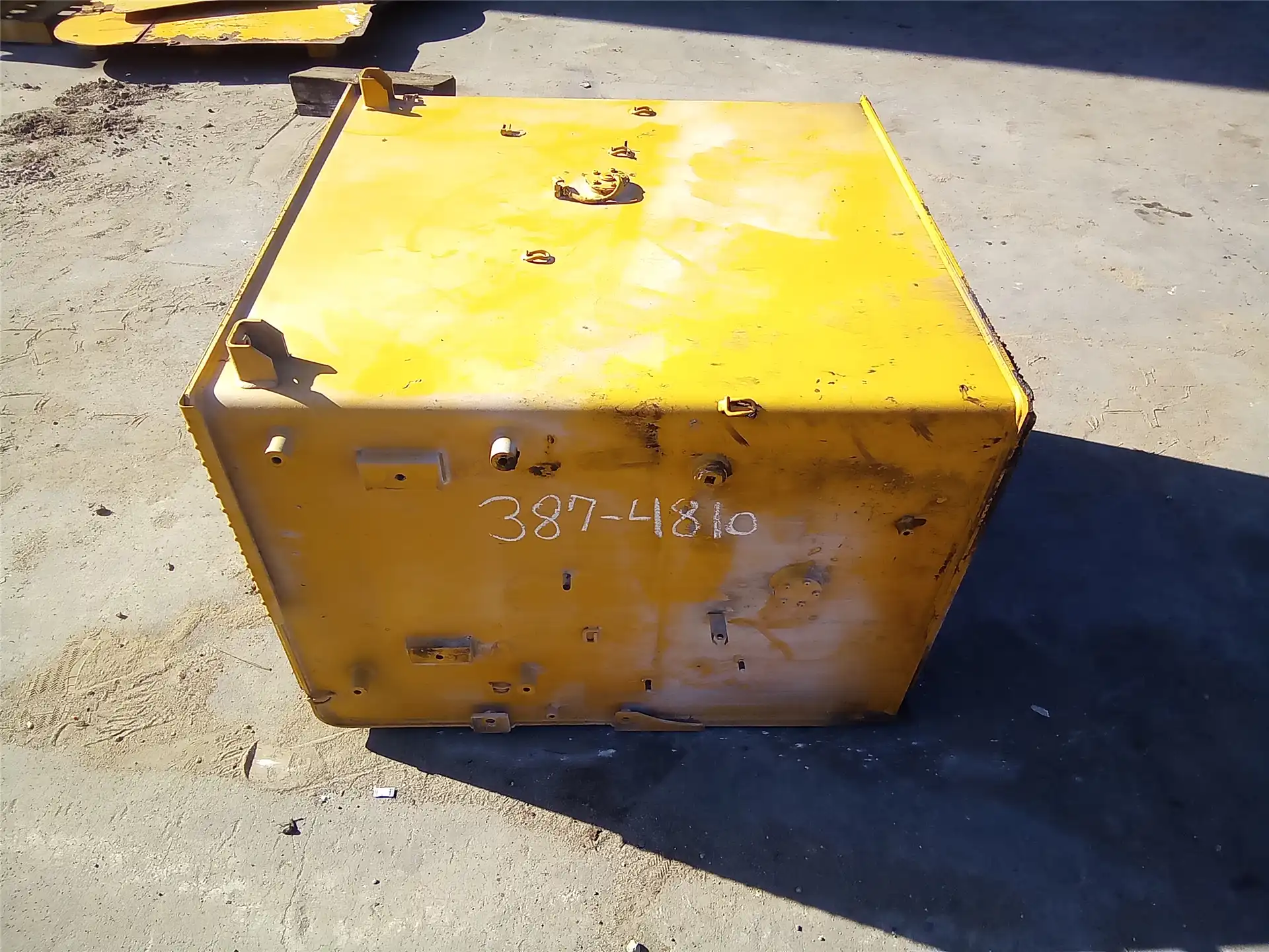 USED FUEL TANK image 3