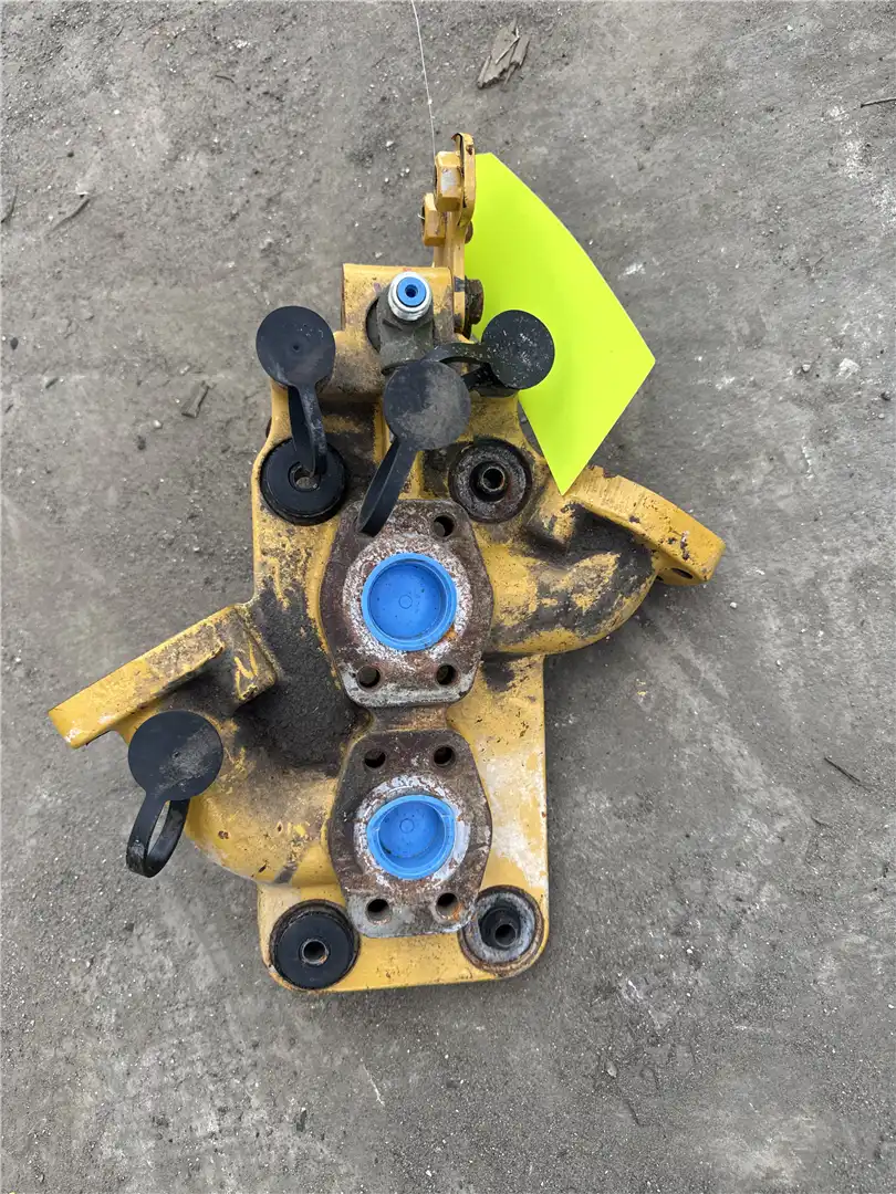 USED MANIFOLD image 2