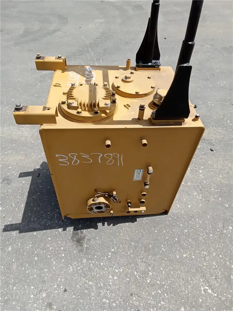 USED HYD TANK image 2
