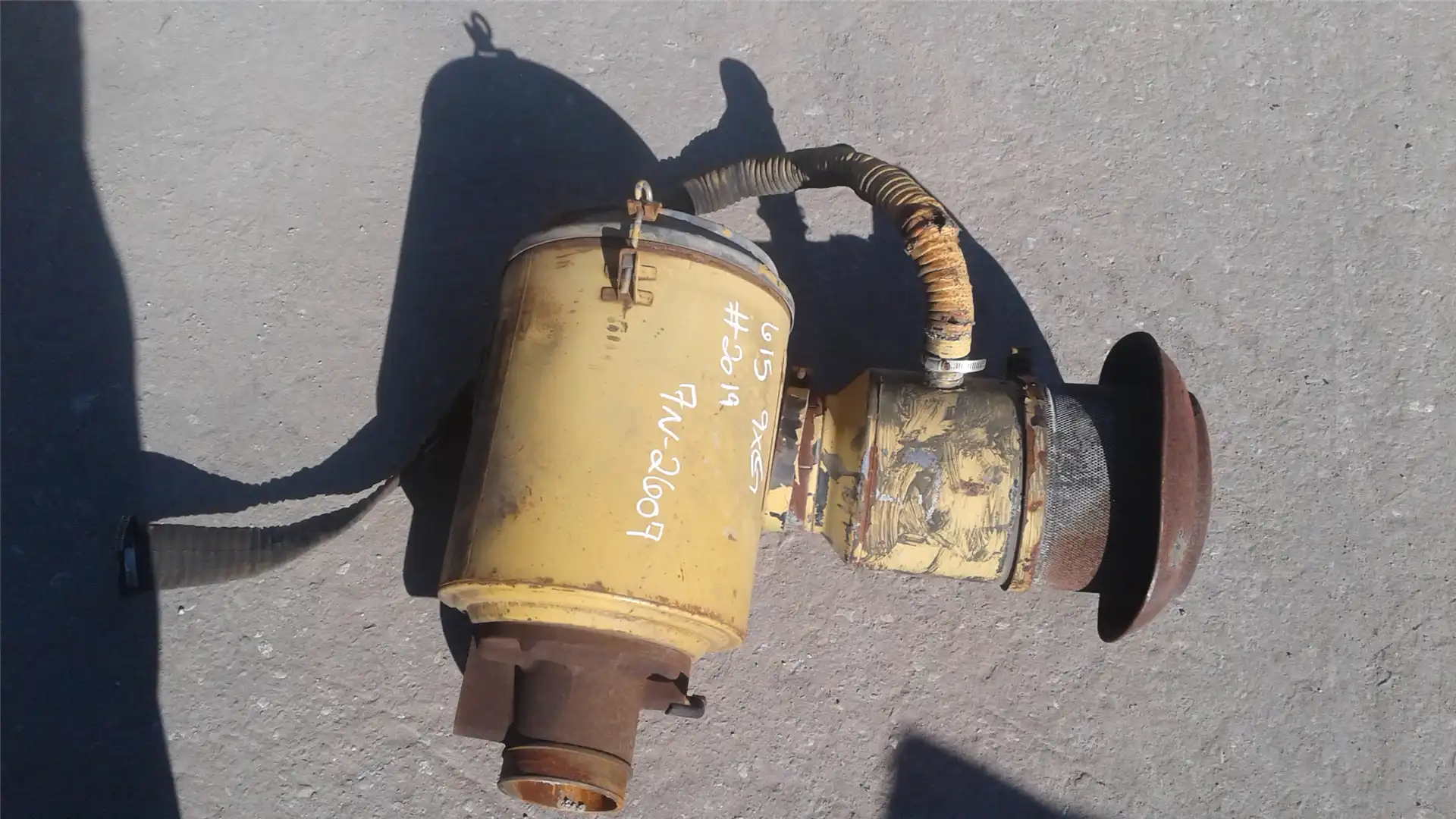 USED AIR CLEANER G image 2