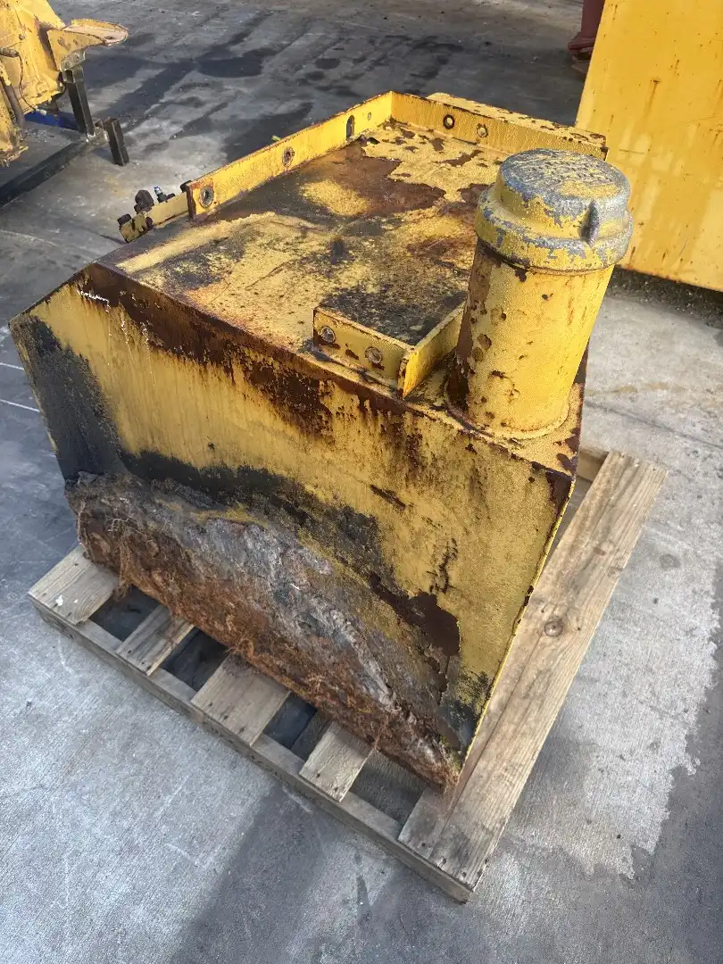 USED FUEL TANK GP image 2