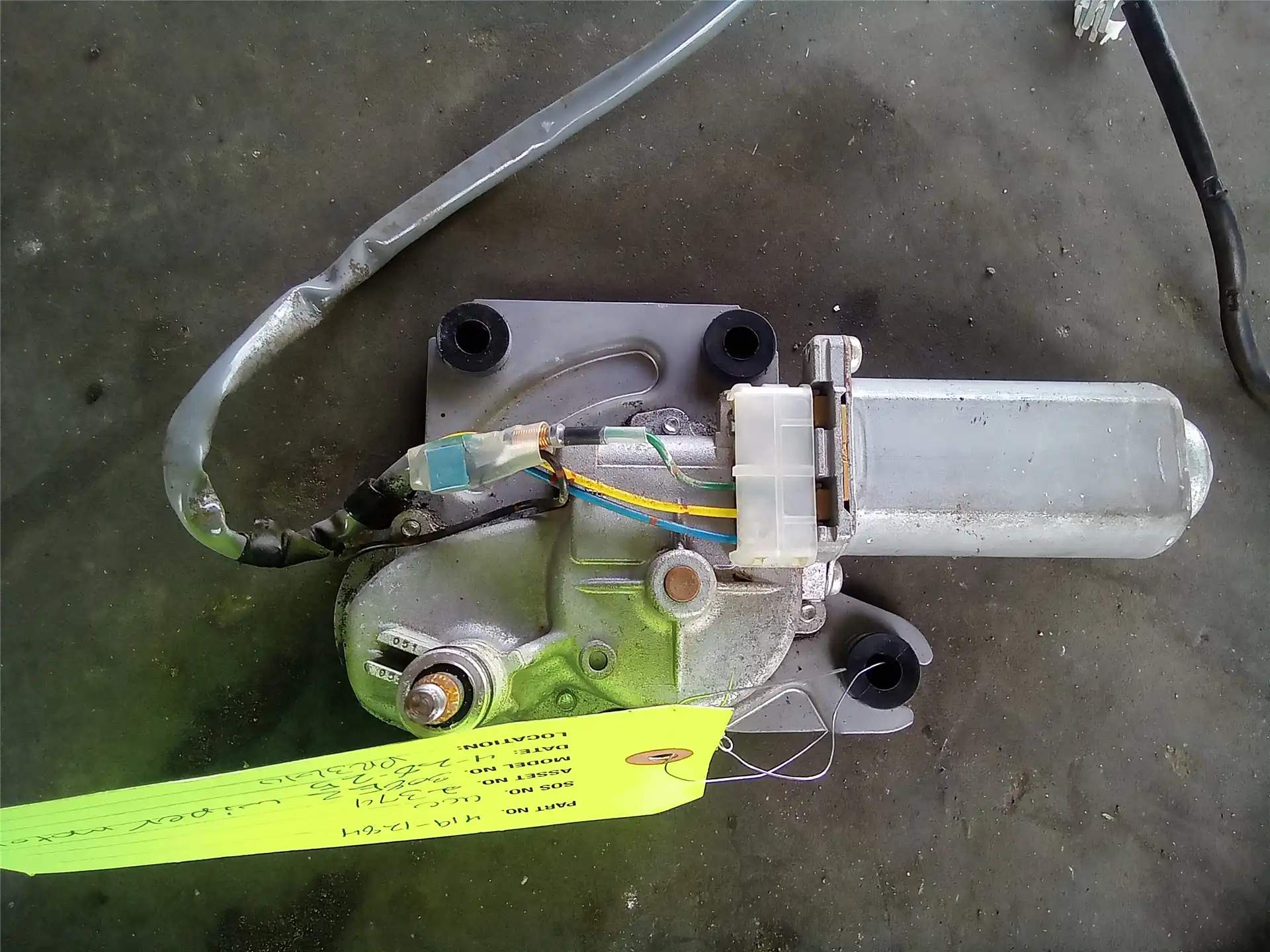 USED WIPER MOTOR image 2