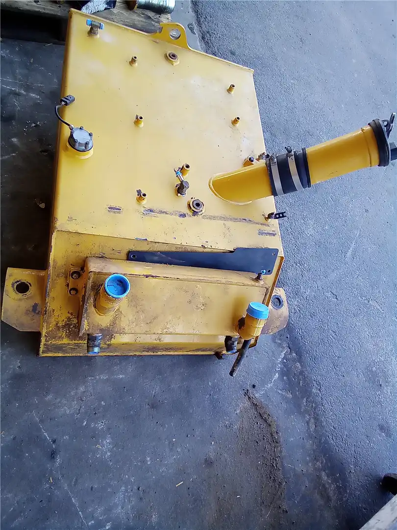USED FUEL TANK image 4