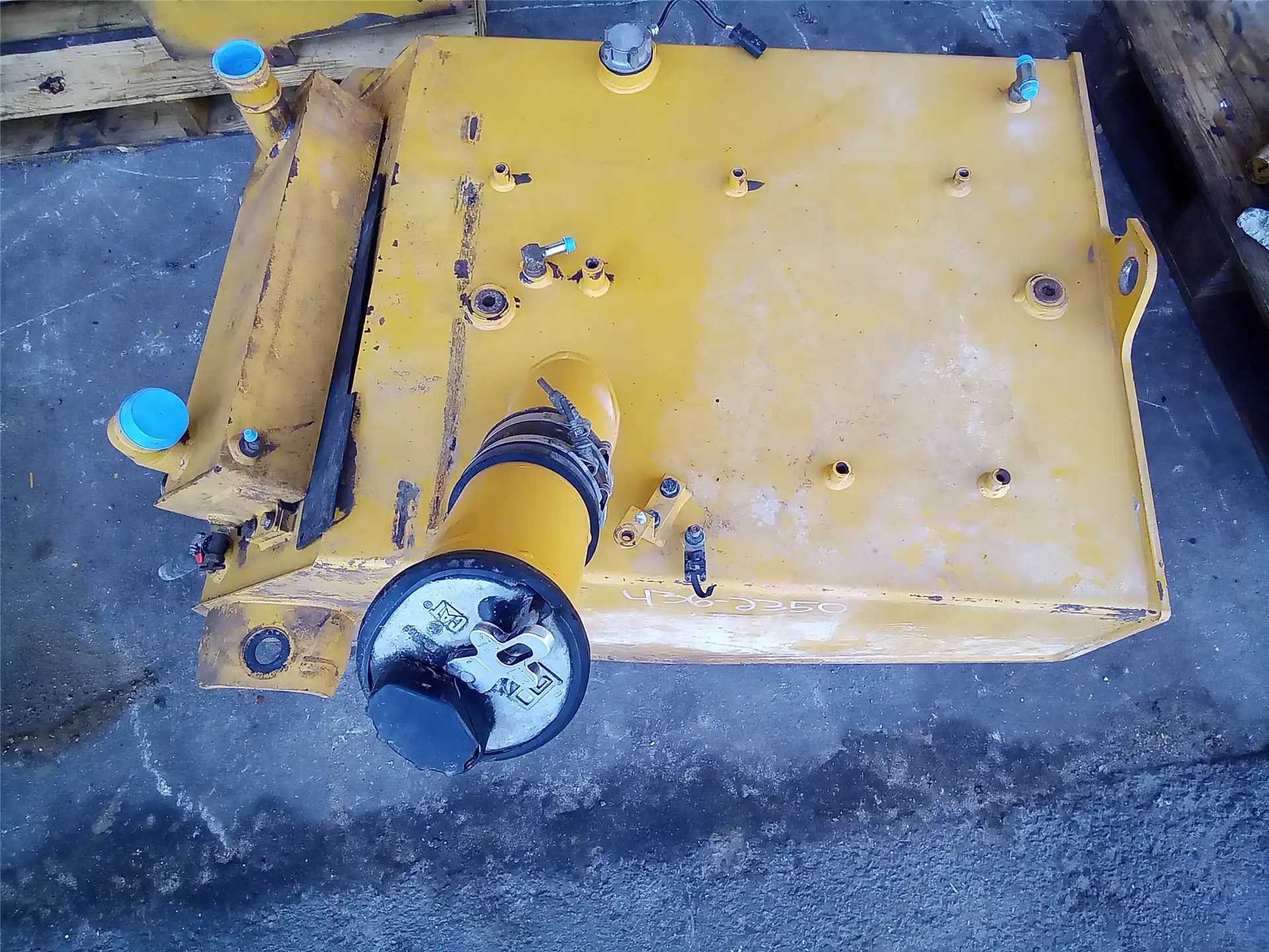 USED FUEL TANK image 3