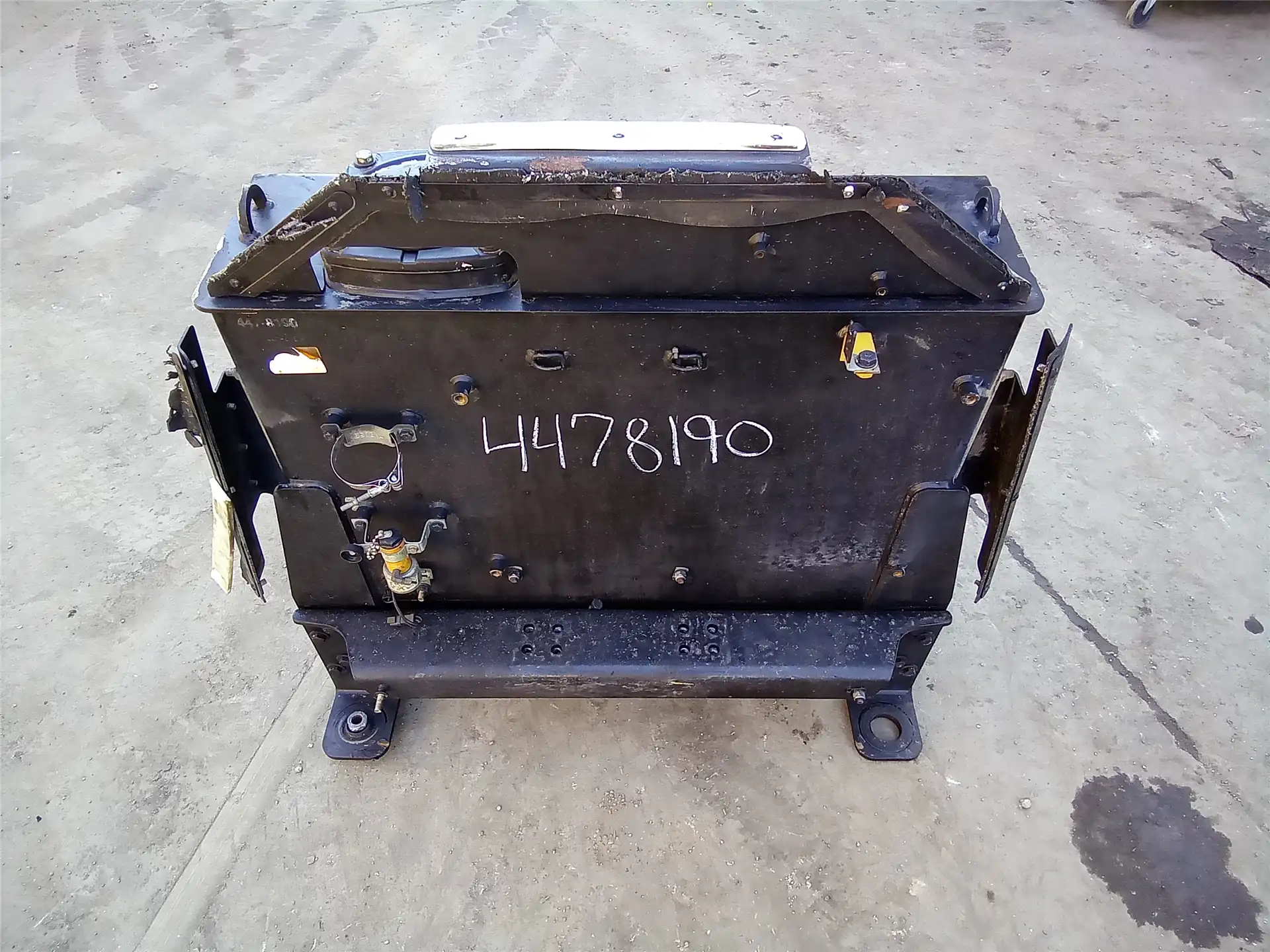 USED HYDRAULIC TAN image 2