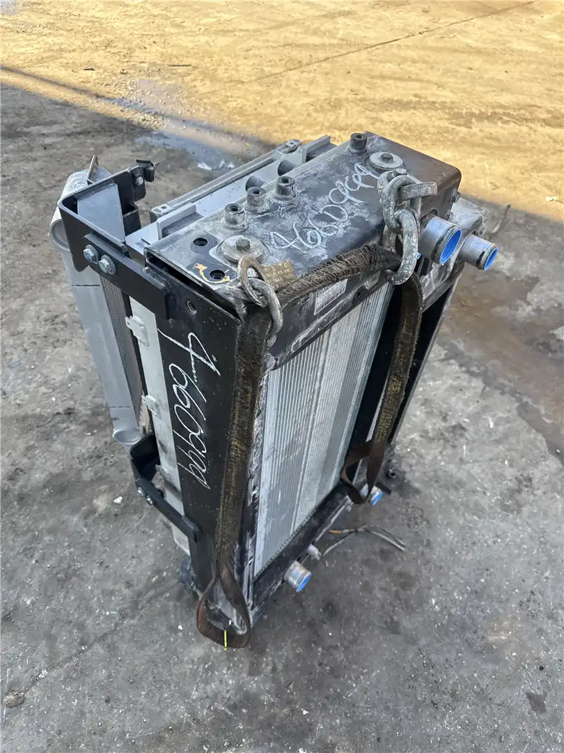 USED RADIATOR image 2