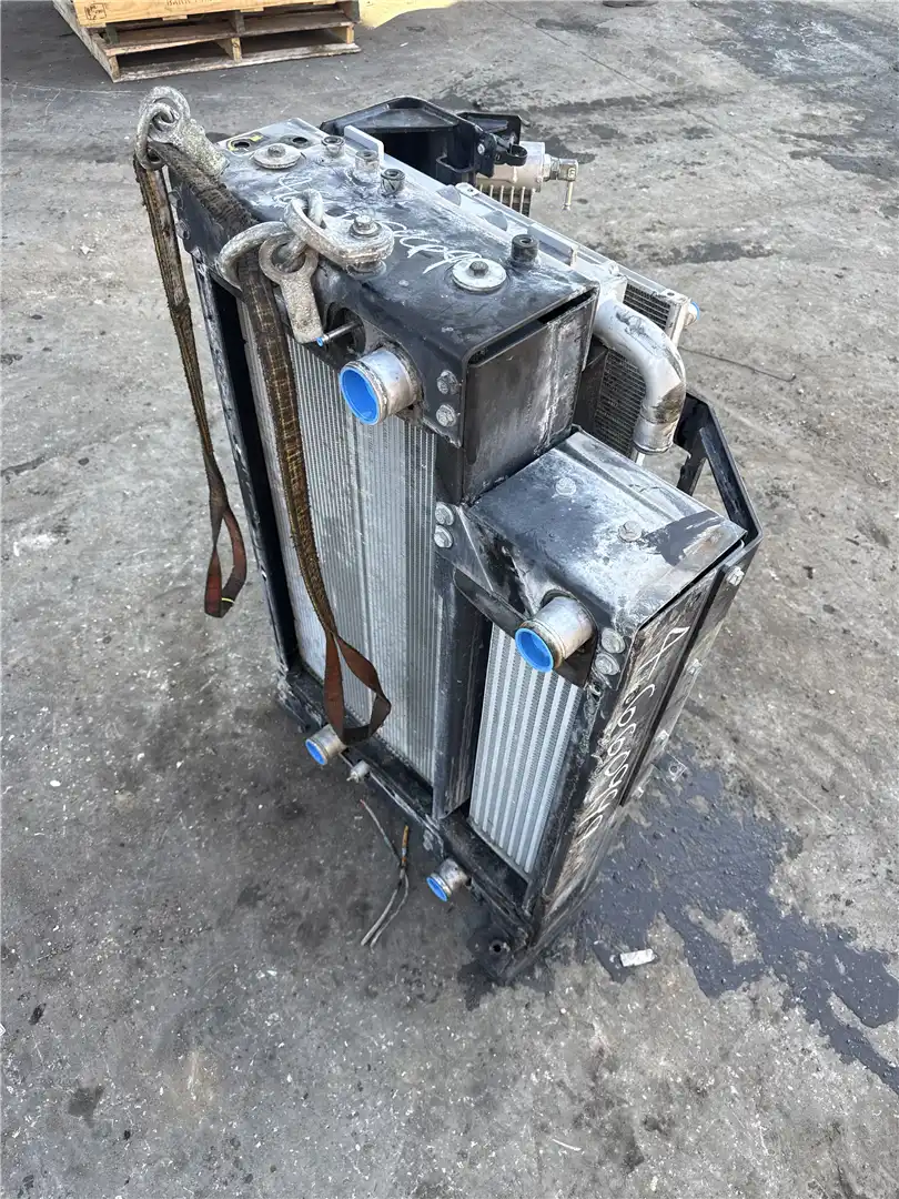 USED RADIATOR image 3