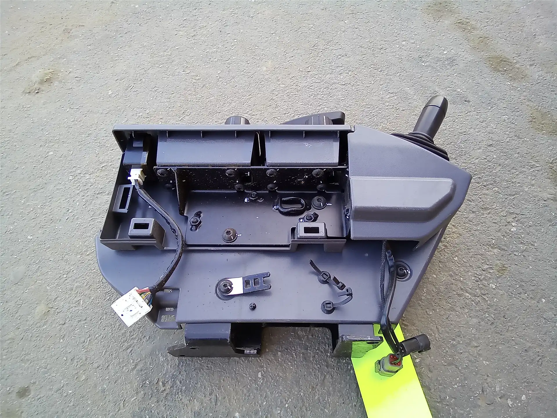 USED RH CONSOLE GP image 2