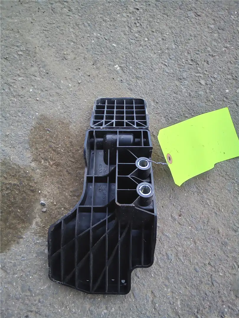 USED LH PEDAL image 2