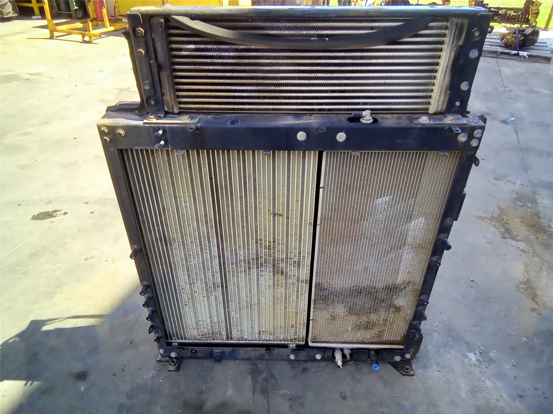 USED RADIATOR image 2