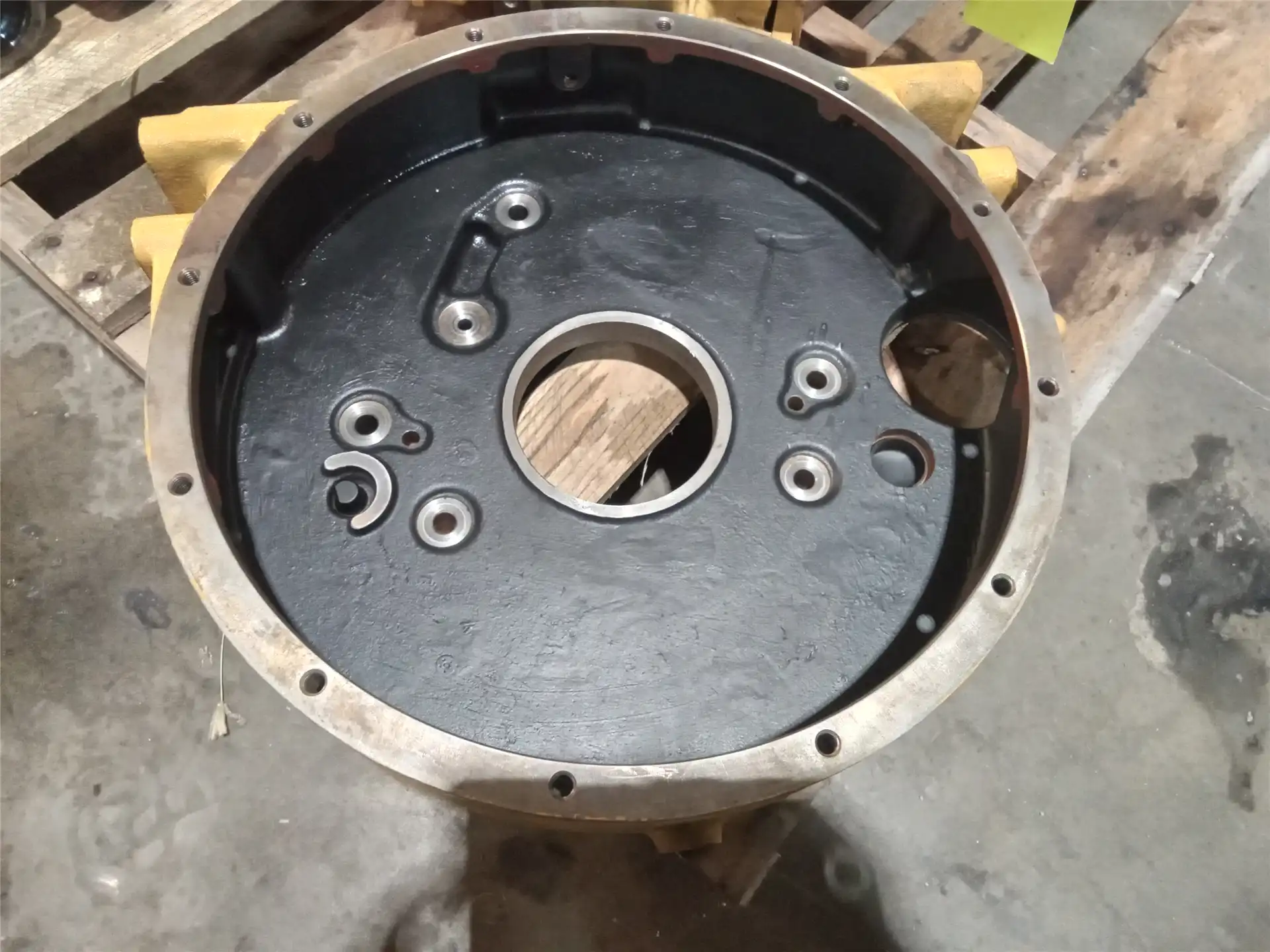USED FLYWHEEL HOUS image 2