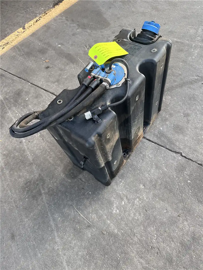 USED DEF TANK GP image 4