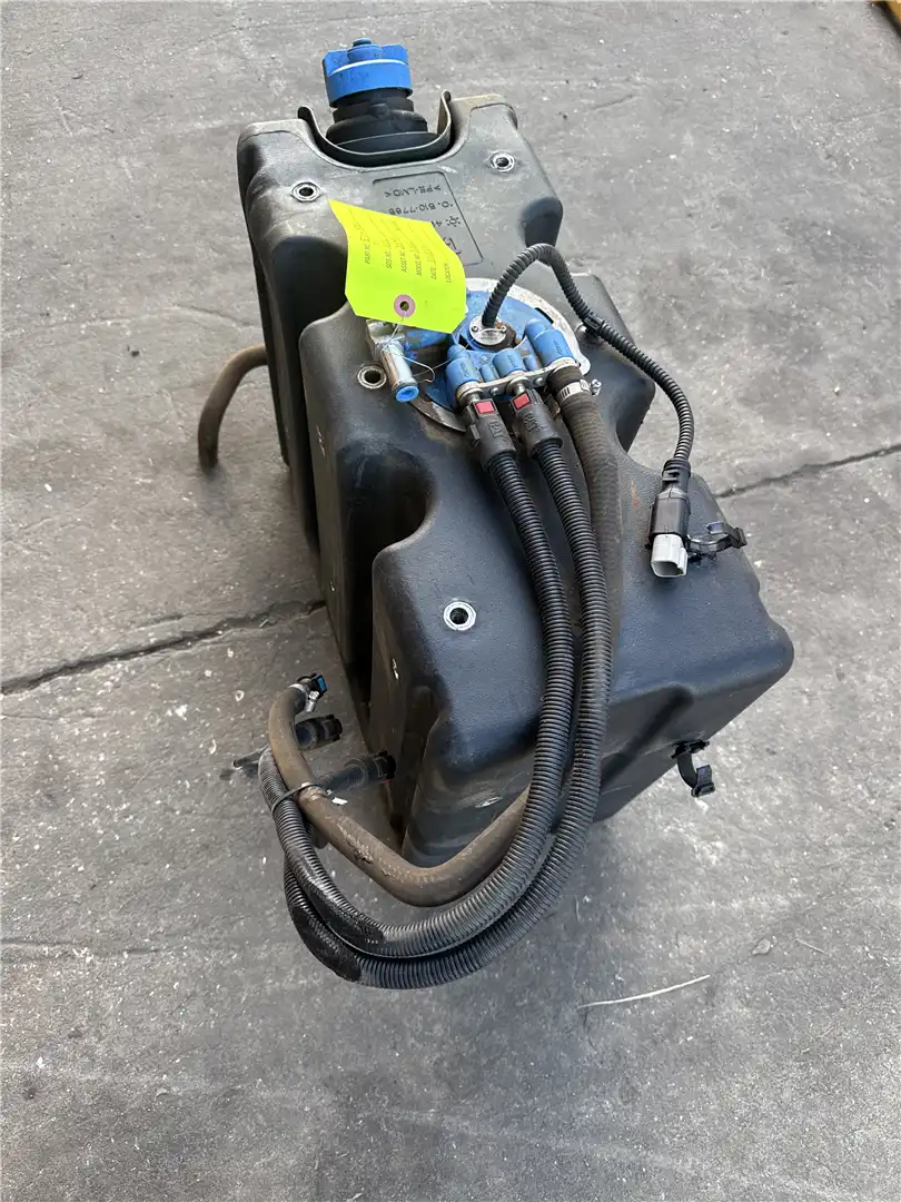 USED DEF TANK GP image 3