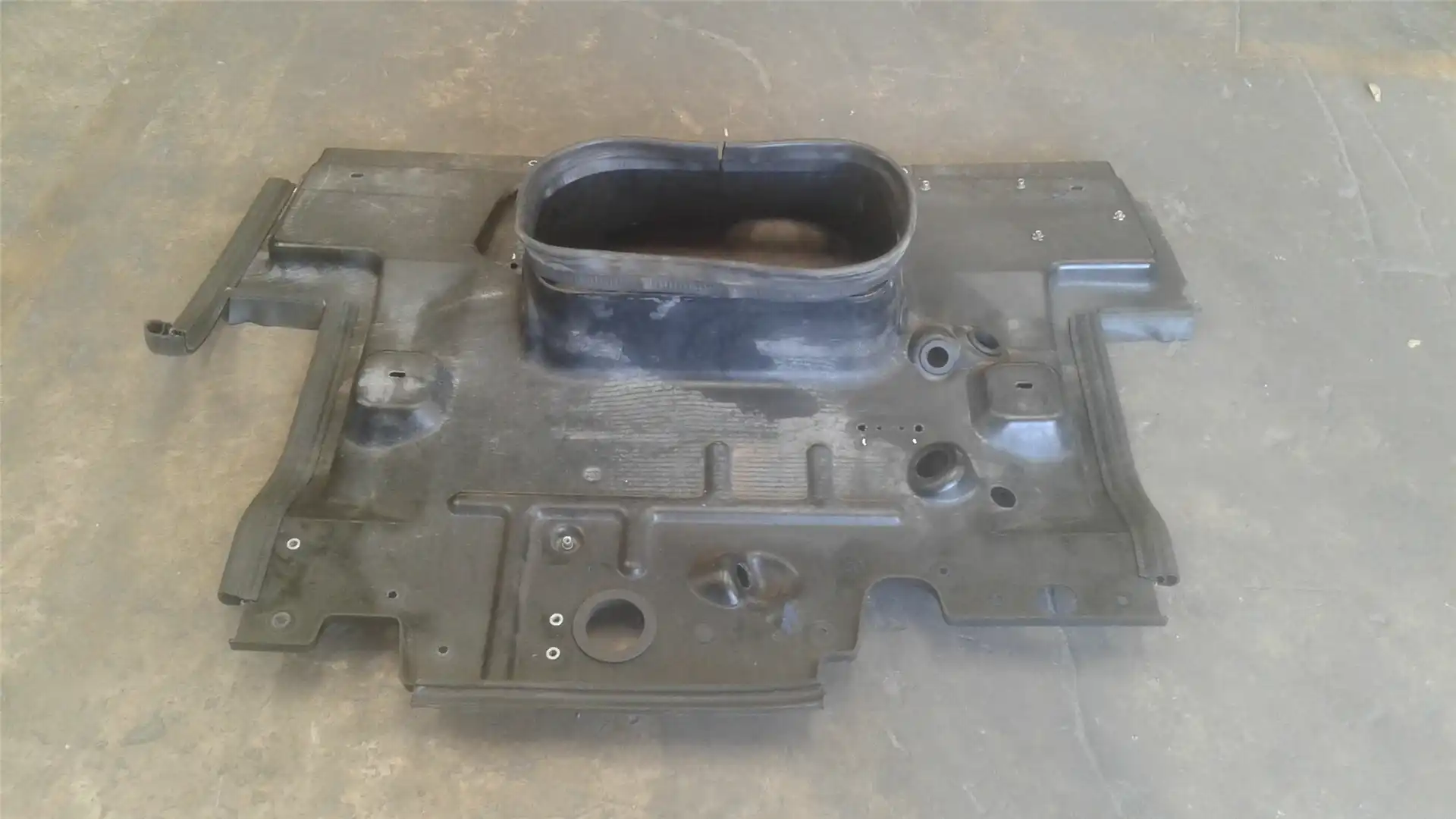 USED SHIELD GP-ENG image 2