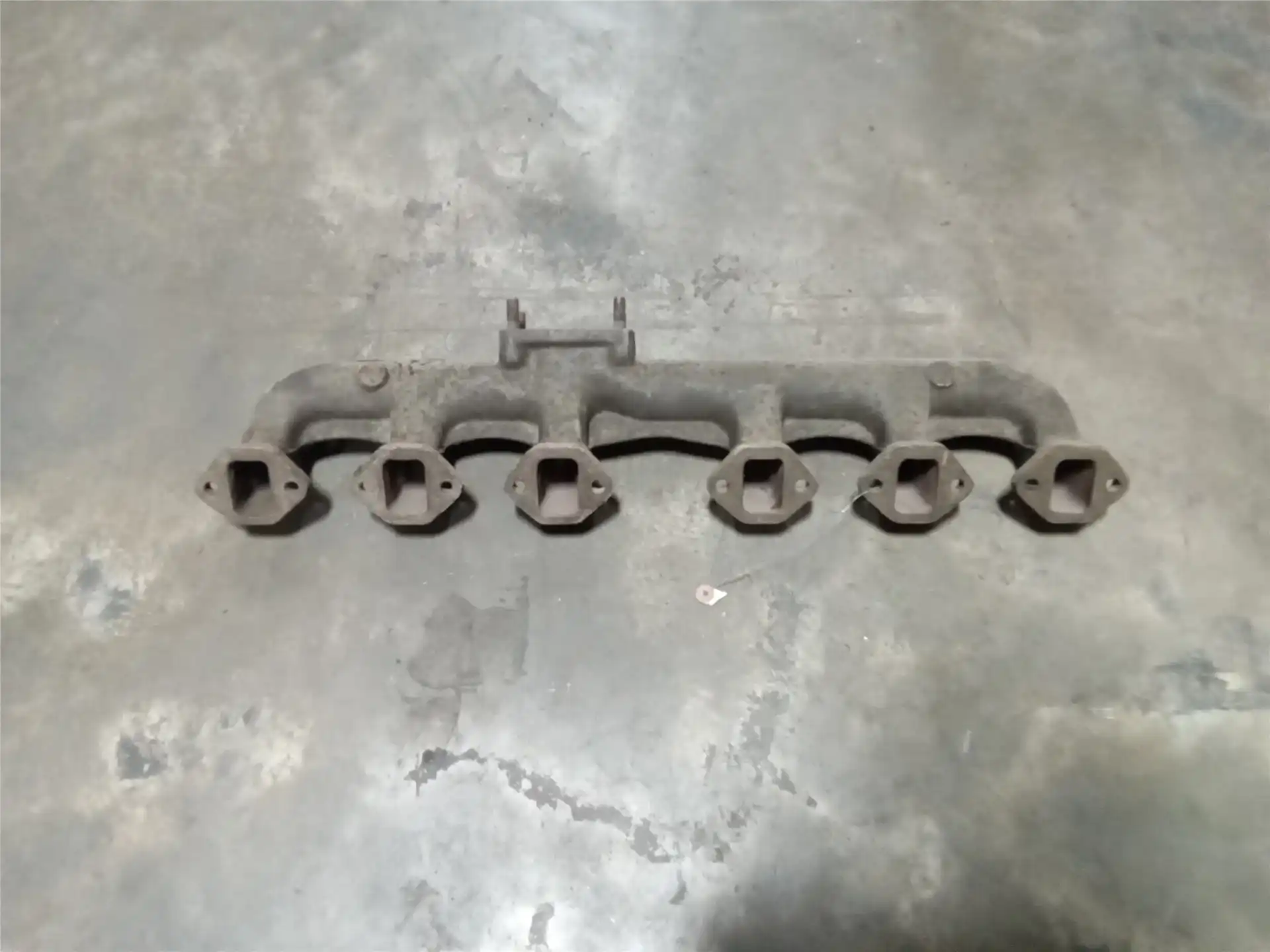 USED MANIFOLD image 2