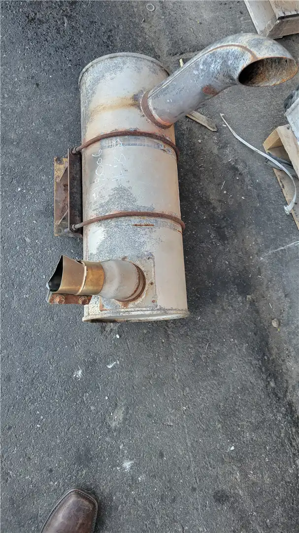 USED MUFFLER image 2