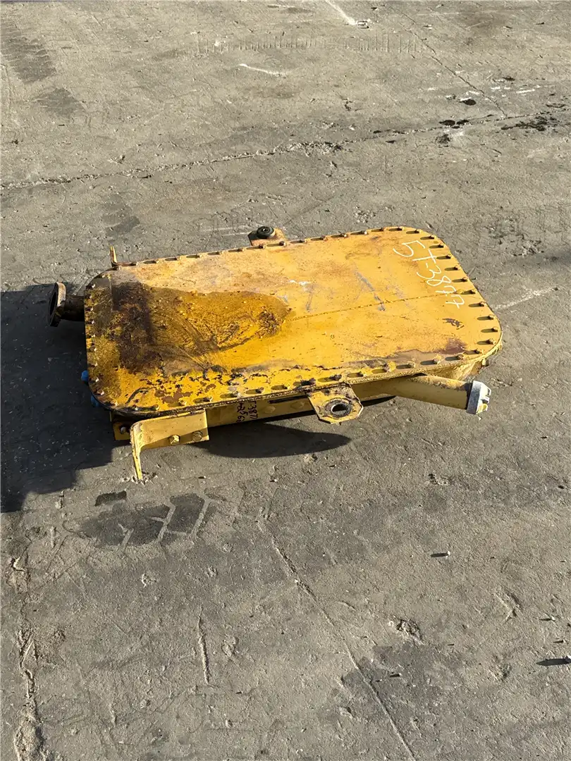 USED HYD TANK GP image 2