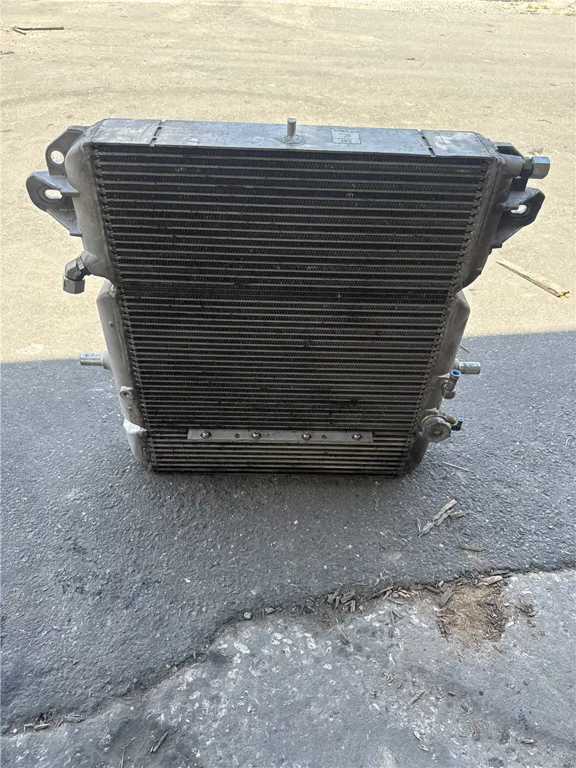 USED RADIATOR GP image 3