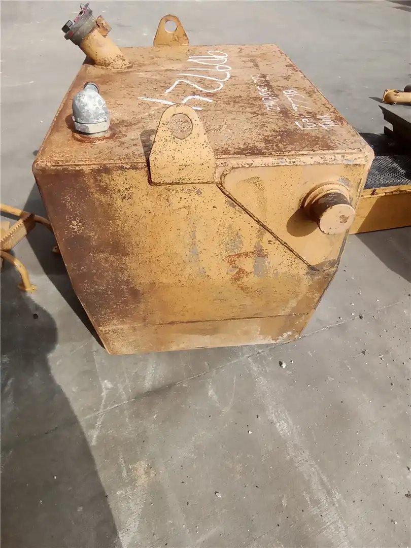 USED FUEL TANK image 3