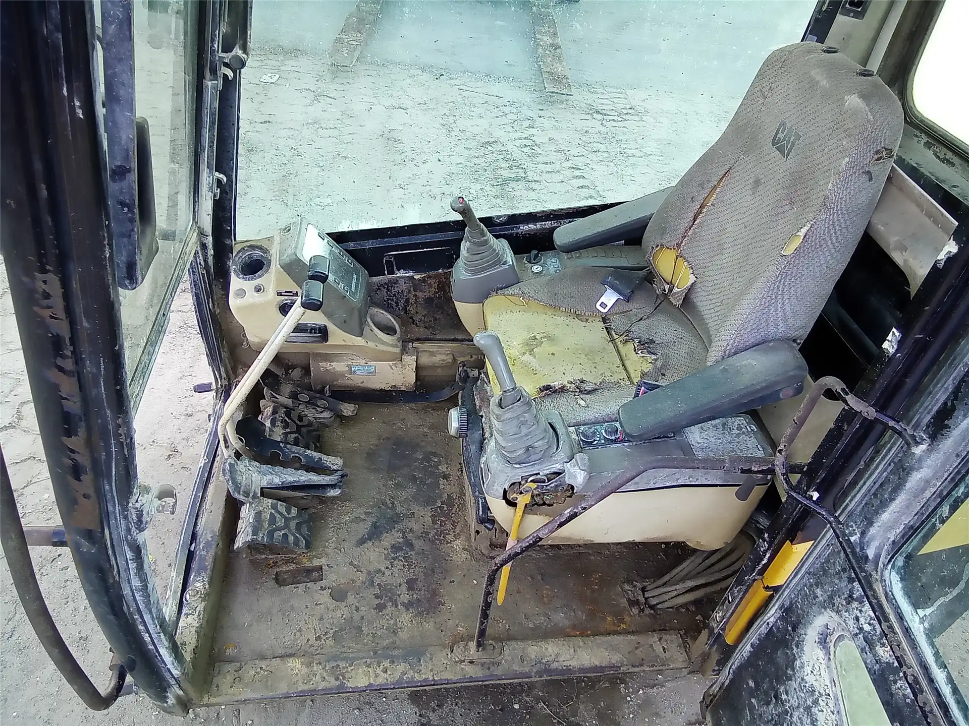 USED CAB image 5