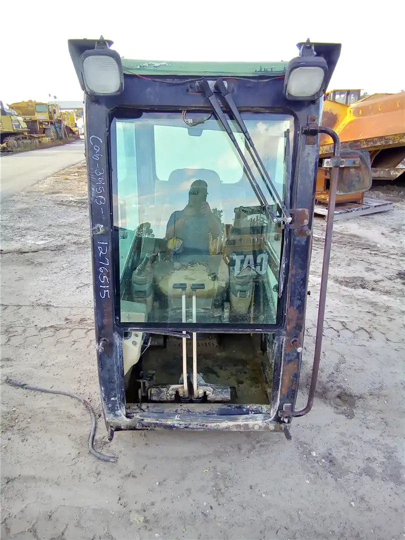 USED CAB image 2
